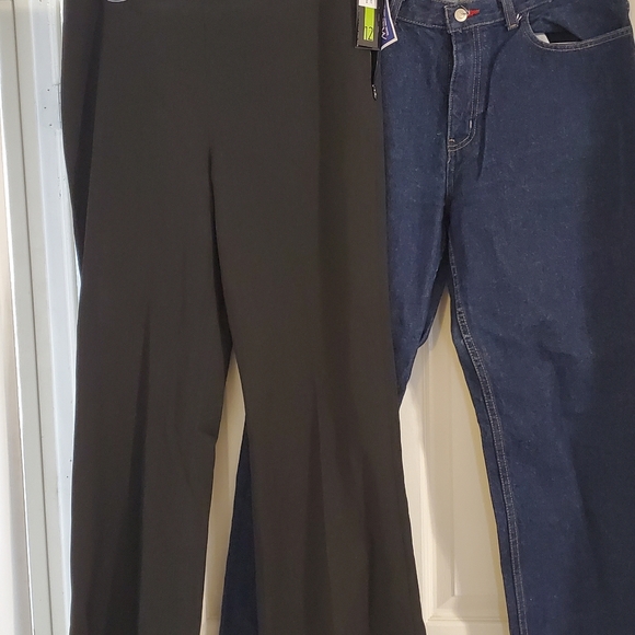 Lot of size 12 capris and jeans - Picture 4 of 4